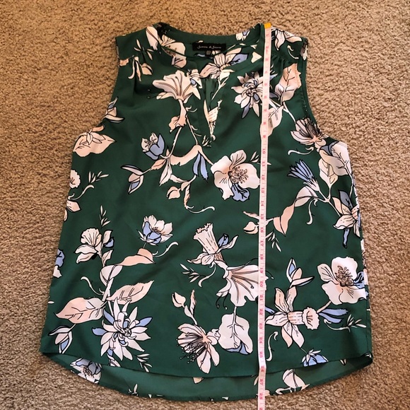 Jasmine and Juliana Tops Euc Jasmine And Juliana Green Floral